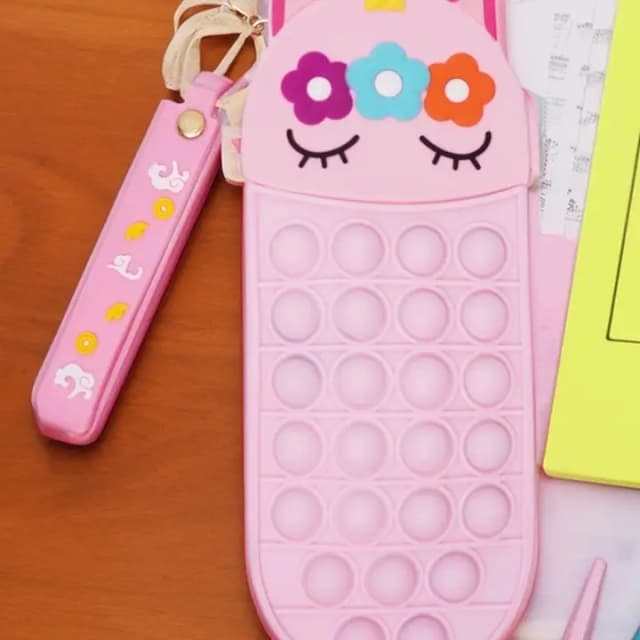 Poppet pouch